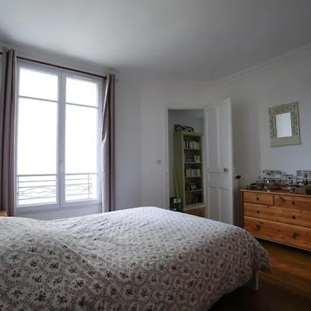 Bright Apt In Montmartre With View Paris